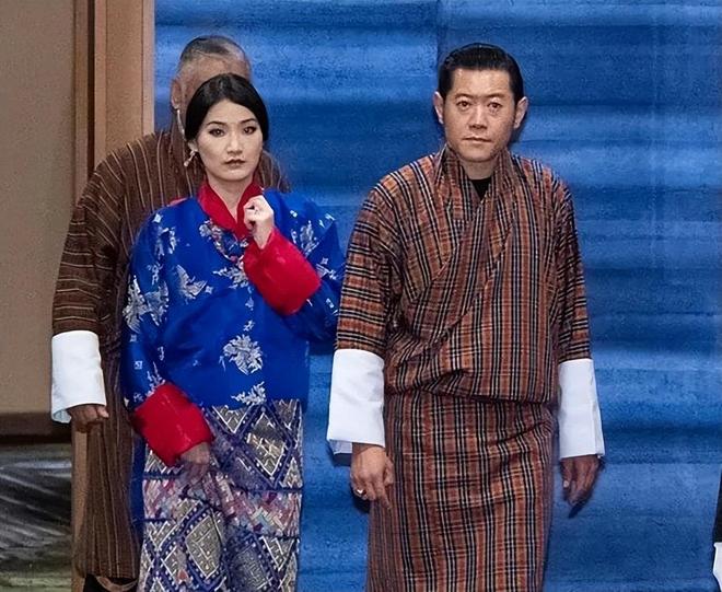 王一家5口幸福美满王后美如冰山雪莲米乐m6网站不丹：亚洲最穷的国家国(图15)